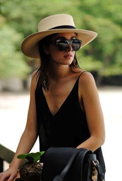 Идеальная  летняя шляпа для женщин фото